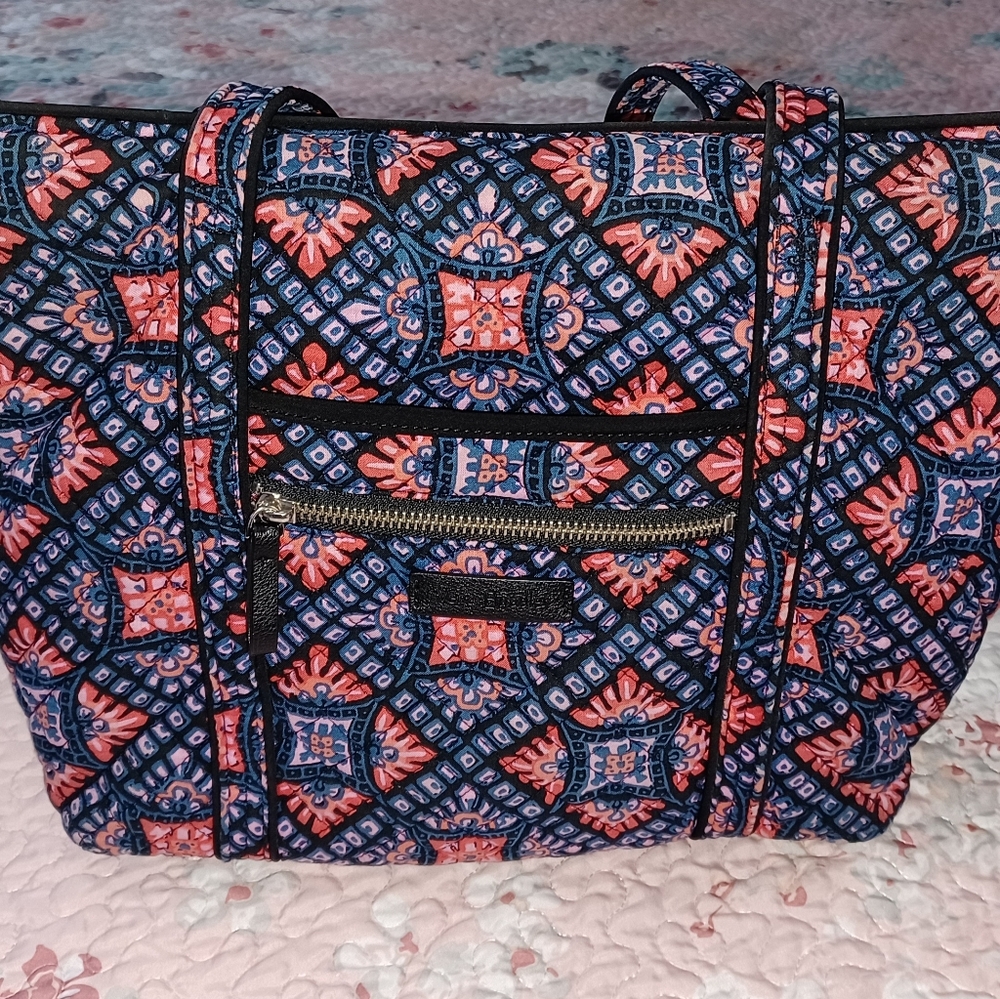 🌻 RARE VERA BRADLEY MOSAIC SMALL VERA TOTE